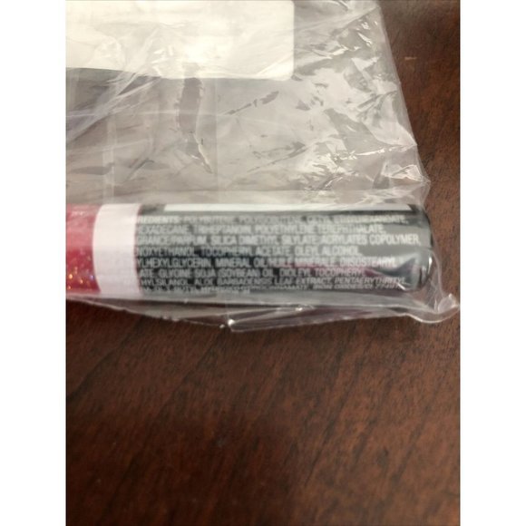 Wet n wild Megaslicks Lip Gloss #546C Crushed Grapes ( Berry ) Cosmetics beauty - Picture 3 of 5